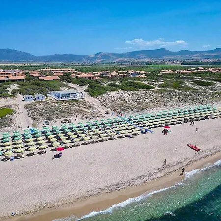 Ξενοδοχείο With Swimming Pool Just 300 Mt From The Baia Delle Mimose-beach