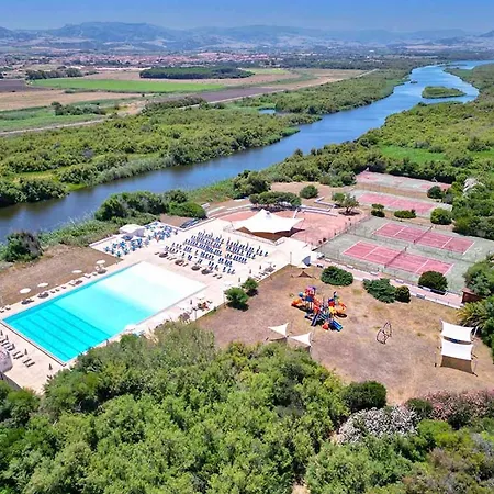 With Swimming Pool Just 300 Mt From The Baia Delle Mimose-beach * Badesi